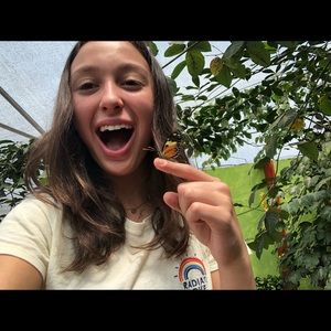 Meet your Posher, Elizabeth